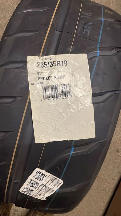 4 Pneus Toyo R888R 235/35ZR19 Novos (Semi-Slick)
