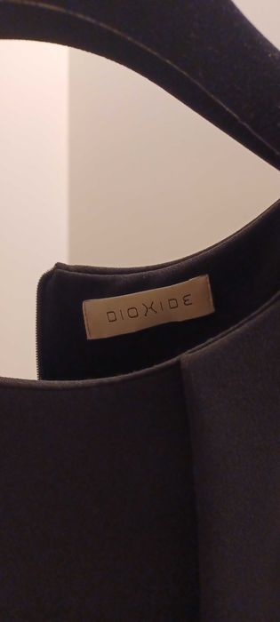 Vestido midi Dioxide preto