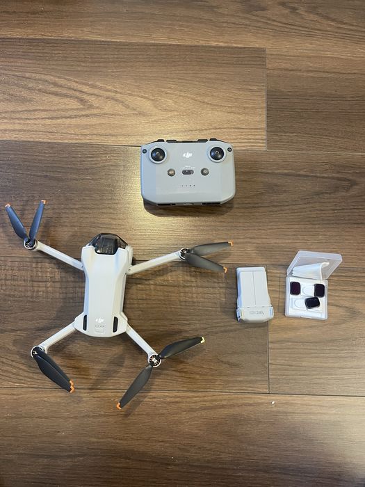 Dron DJI mini 3