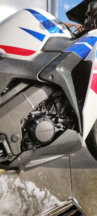 Honda cbr125r (2017)