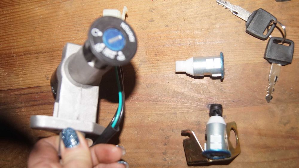 ZIPP SKUTER 2T 4T Stacyjka z zestawem zamków GY6 komplet