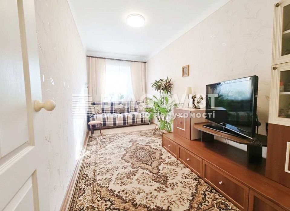 Продам 3-кімнатну квартиру Київ Бойчука 23 Кіквідзе