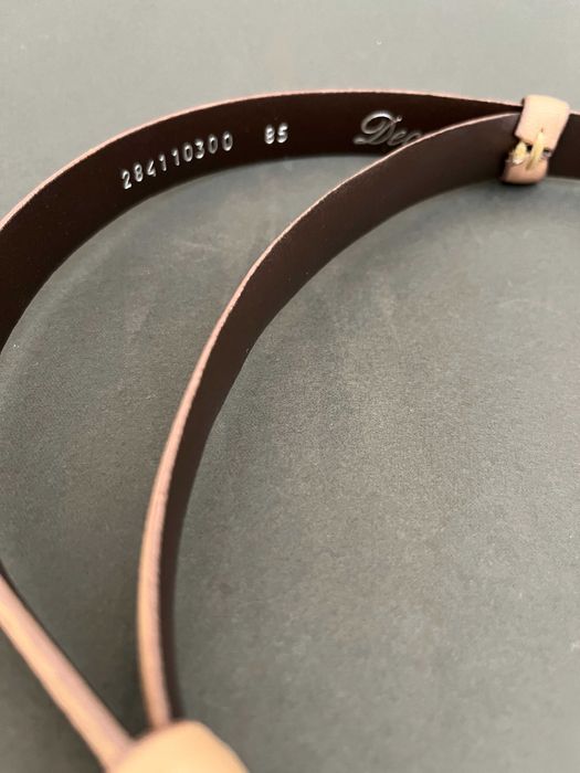 Cinto em pele nude com fecho dourado da Decenio 85 cm