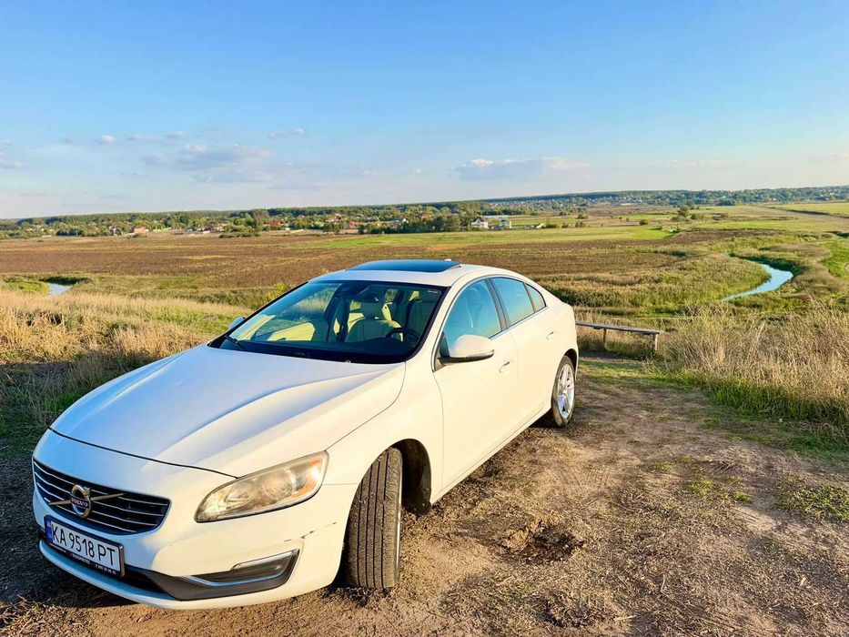 VOLVO S60 2.0 турбо 245 к.с. Без ДТП, рідна фарба, все скло рідне.(ремінь ГРМ, не плутаєм з фордівським ланцюгом), 8-ст гідротрансформатор- АКПП .