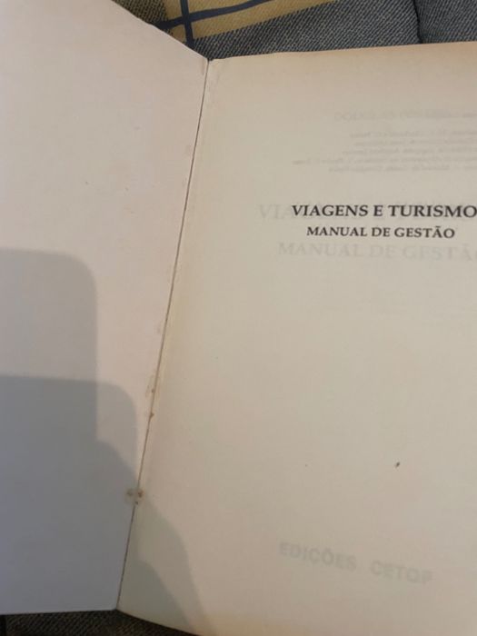 Livro Viagens e Turismo