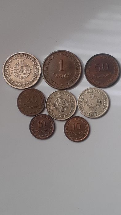 Conjunto de 8 moedas antigas colonias