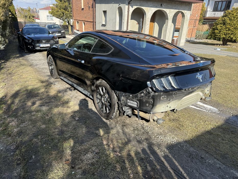Ford Mustang 3.7 V6 2016r