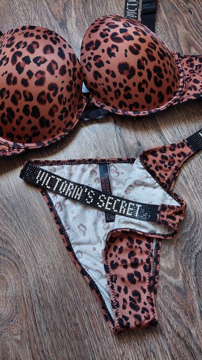Набір білизни Victoria Secret