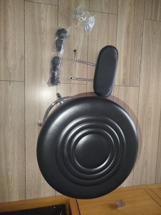 Nowy hoker kosmetyczny obrotowy czarny  na kolkach