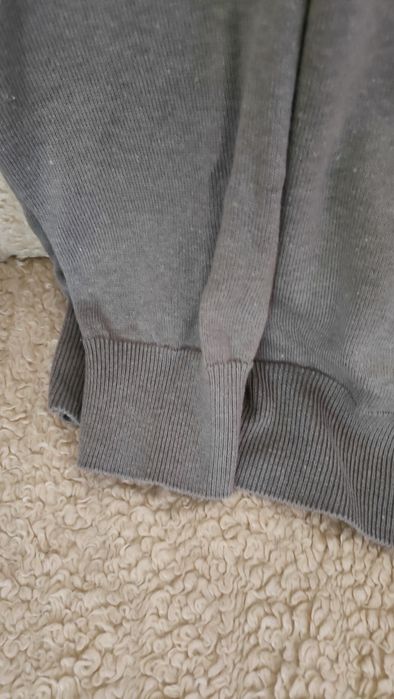 Sprzedam sweter młodzieżowy Tommy Hilfiger