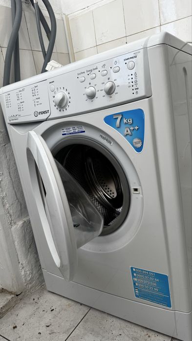 Indesit Modelo IWC 71252
