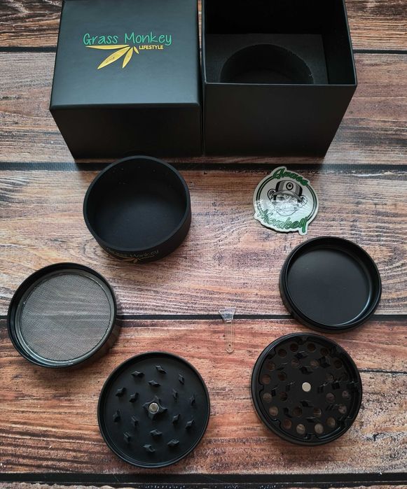 4-Częściowy Młynek Kruszarka Grass Monkey