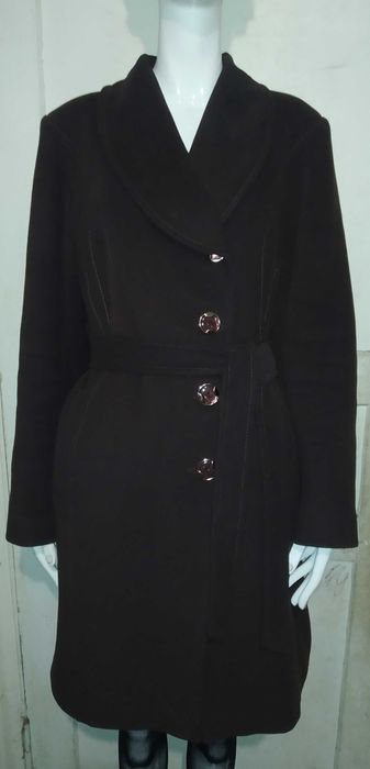 Продам женское пальто.