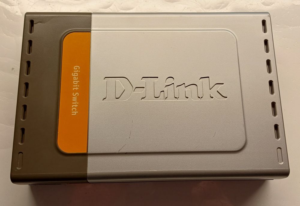 Світч D-Link Giga Express DES-1018DG