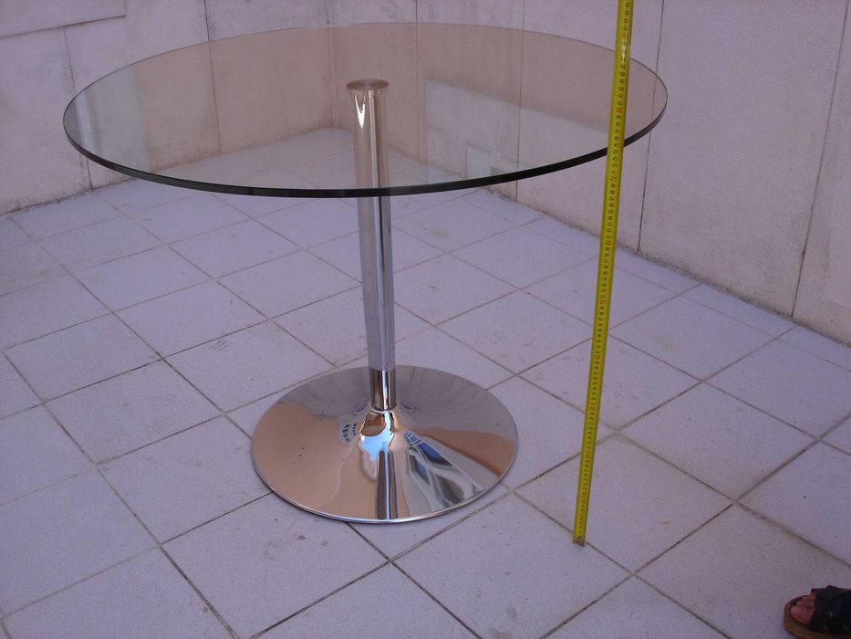 Mesa redonda em vidro temperado (100 cm de diâmetro)
