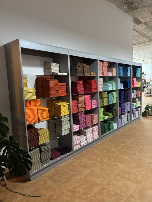 Estante/Armário - madeira e vidro