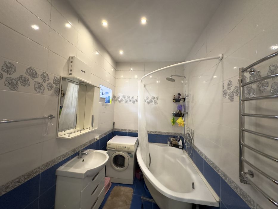 **Частина Будинку в Центр. Районі 157 кв.м. З Ремонтом!