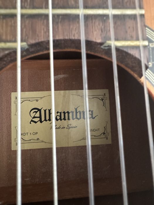 Guitarra Viola classica Alhambra KDT 1 Op 3/4 c/ cordas nylon