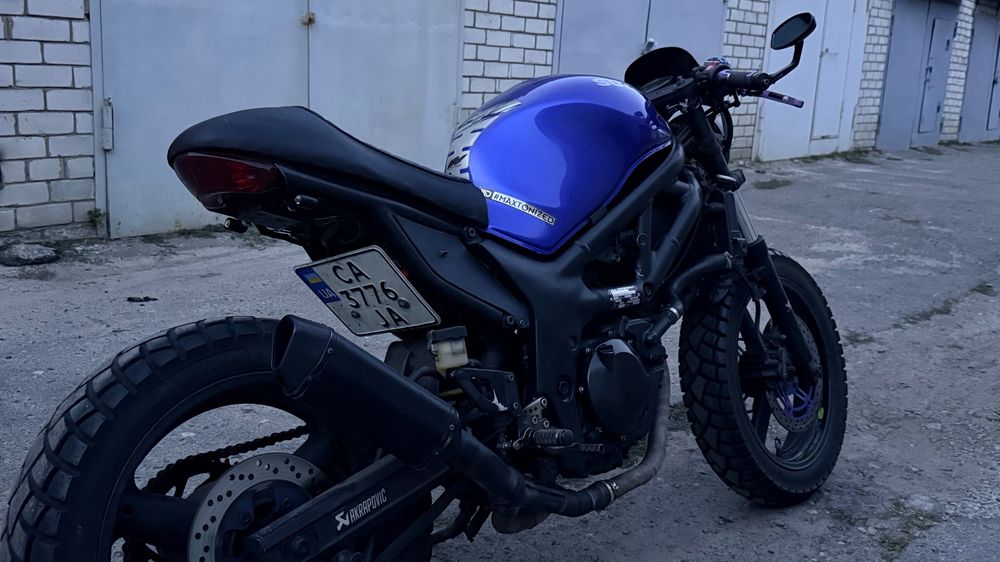 Кафе рейсер Suzuki sv650