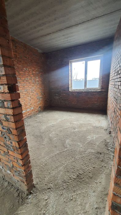 Будинок в котеджному містечку з великою ділянкою та гаражем 37636