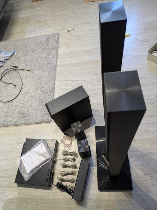 LG DH6420P DVD Home Cinema System (5.1 canais, 2 colunas altas e 2 satélites)