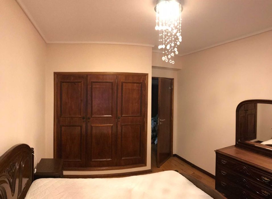 Arrendamento de quarto c/varanda na Rua do Almirante Cândido dos Reis