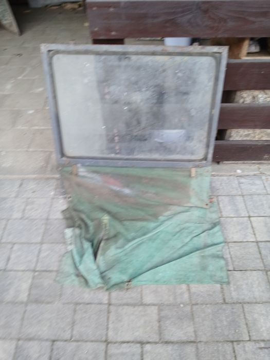 Tylna ramka z szybą i plandeką