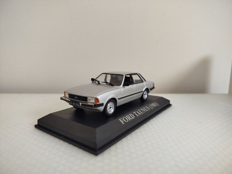 Miniatura Ford Taunus 1/43 Nova