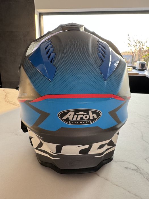 Kask Airoh Commander ADV + interkom roz. M