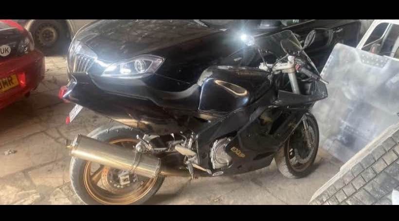 Yamaha FZR 1000 exup Génesis