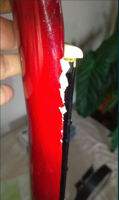 Viola estragada para enfeitar apenas