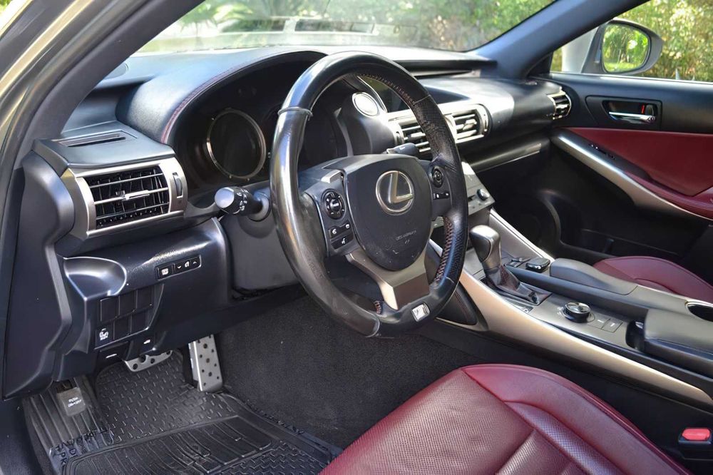 Lexus IS 250      2015