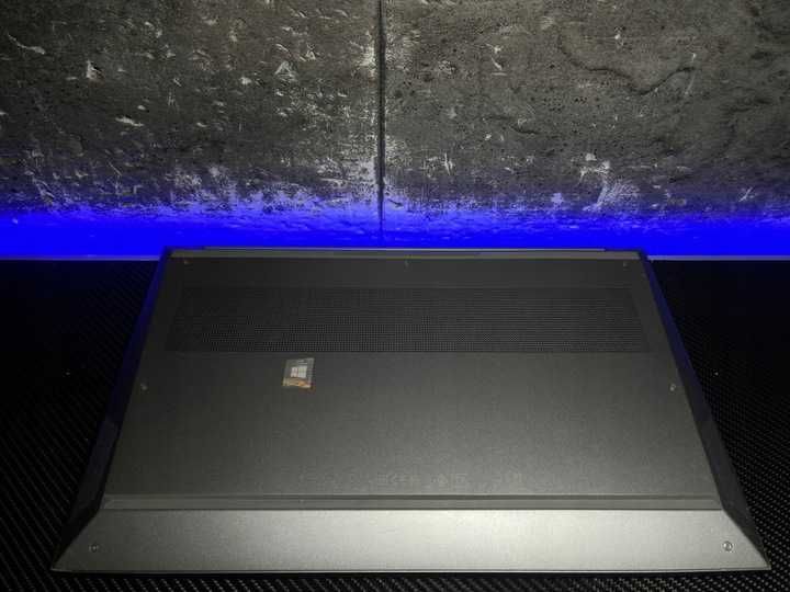 Laptop HP Zbook Studio G7 | Core i7-10850H 32GB 512GB SSD NVIDIA MAX-Q