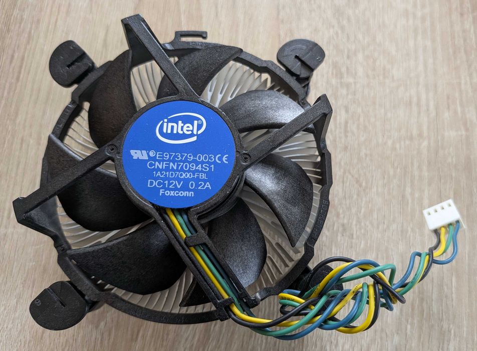Intel E97379‑003 • chłodzenie CPU • oryginalny cooler Intel • 4‑pin PWM • LGA 1150/1151/1155/1156 • sprawny • Foxconn • stan bardzo dobry