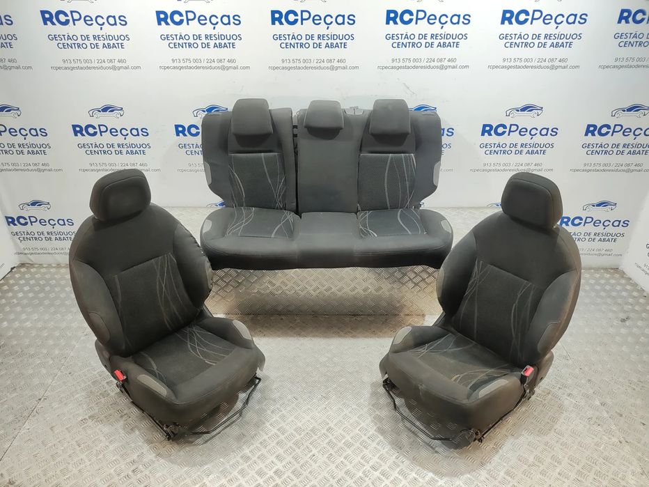 Conjunto de bancos em tecido Peugeot 208 Fase 1