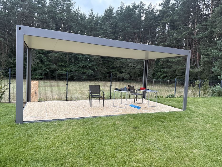 Rama kontenera częściowo zabudowana+szyby witrynowe i wewnetrzne.