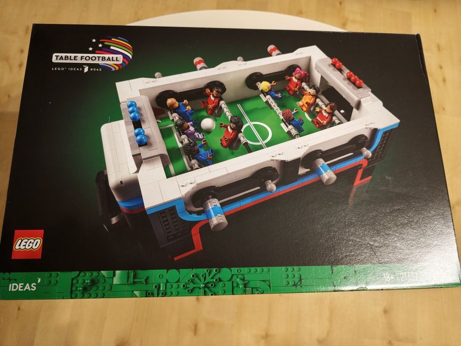LEGO Ideas 21337 Piłkarzyki – NOWY, zaplombowany 22 minifigurki