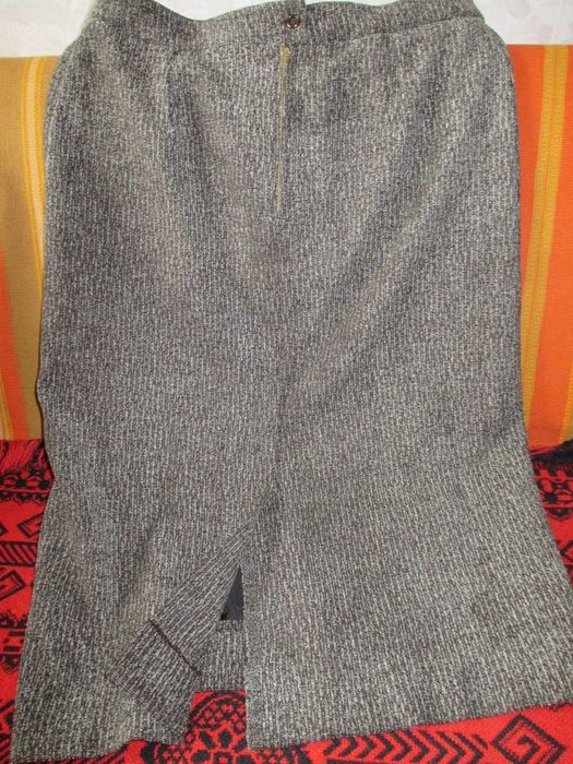 Brązowy dwuczęściowy , jesienno-wiosenny kostium- garsonka w rozm. 4XL.