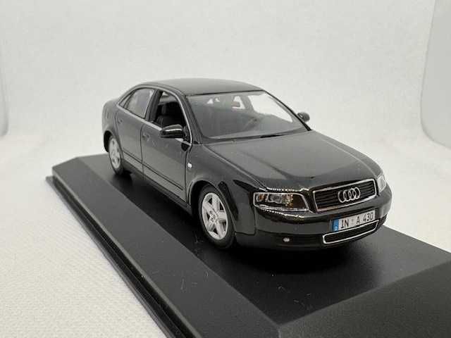 1/43 Audi A4 Minichamps edycja dealerska