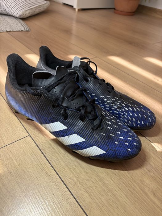 Buty Adidas Predator Freak FY0626