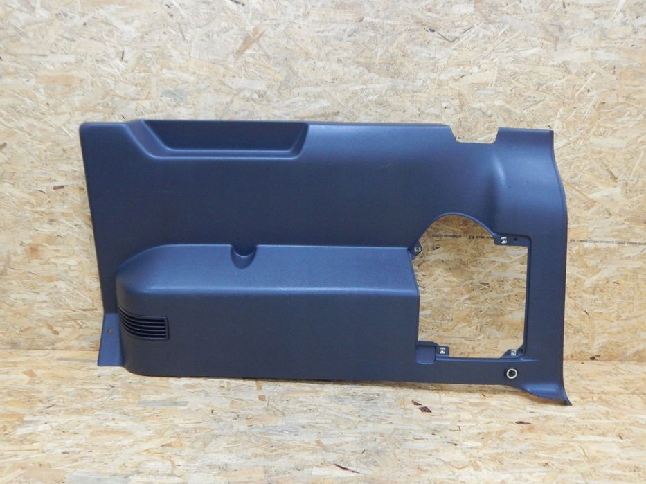 vw t5 transporter boczek tapicerka bagażnika prawa tył 7h1868716c