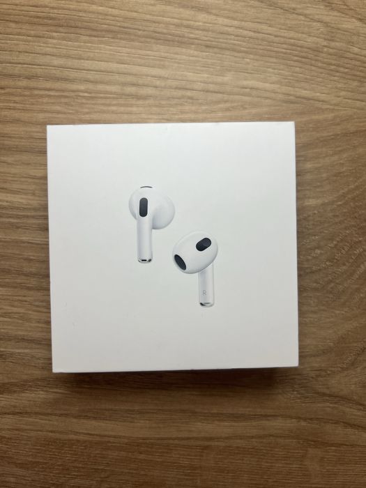 Apple AirPods 3. generacji z nadrukiem „Krejzol” + GRATIS