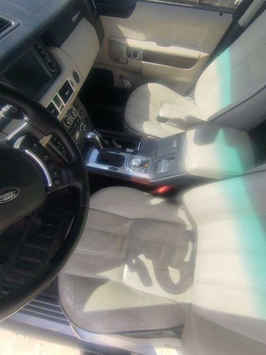 Автомобіль Range Rover