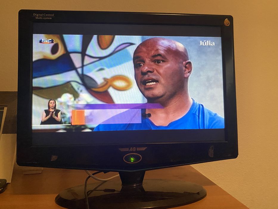 Vendo 1 Televisão !!ler descrição!!