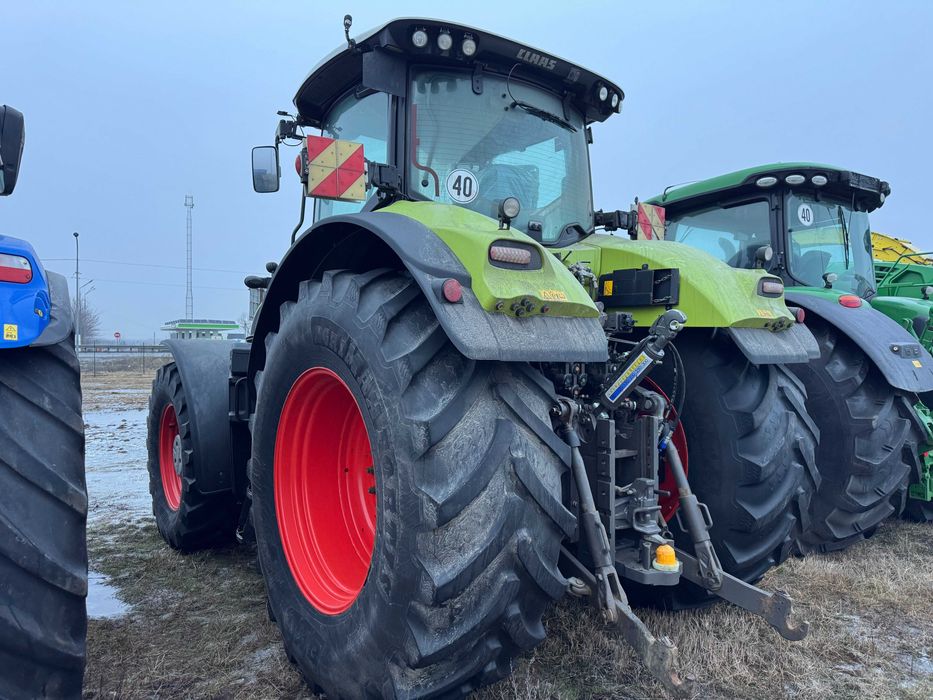 Продаж Claas Axion 920