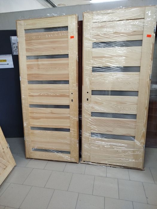 Drzwi wewnętrzne z oscieznica w kpl