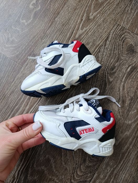 Кросівки дитячі  22,23р.