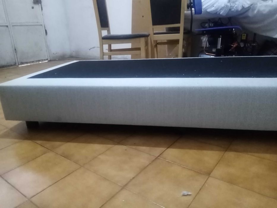 Vendo cama de solteiro com colchão