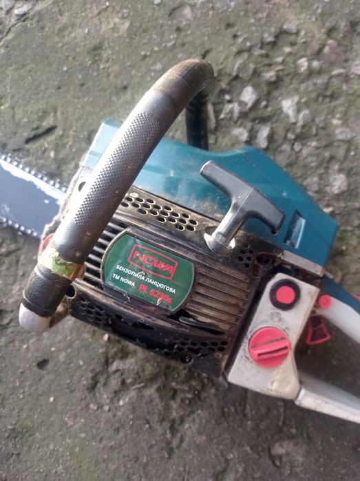 Продам бензопилы.