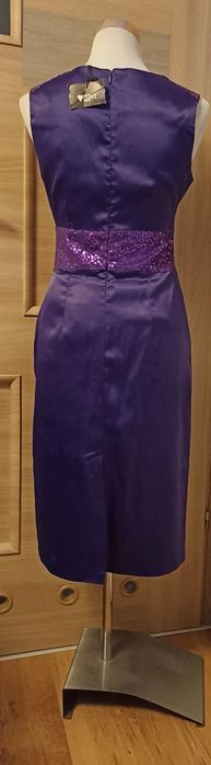 Sukienka satynowa z cekinami r. 40